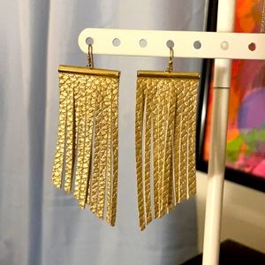 3/$25 Curtain gold earrings